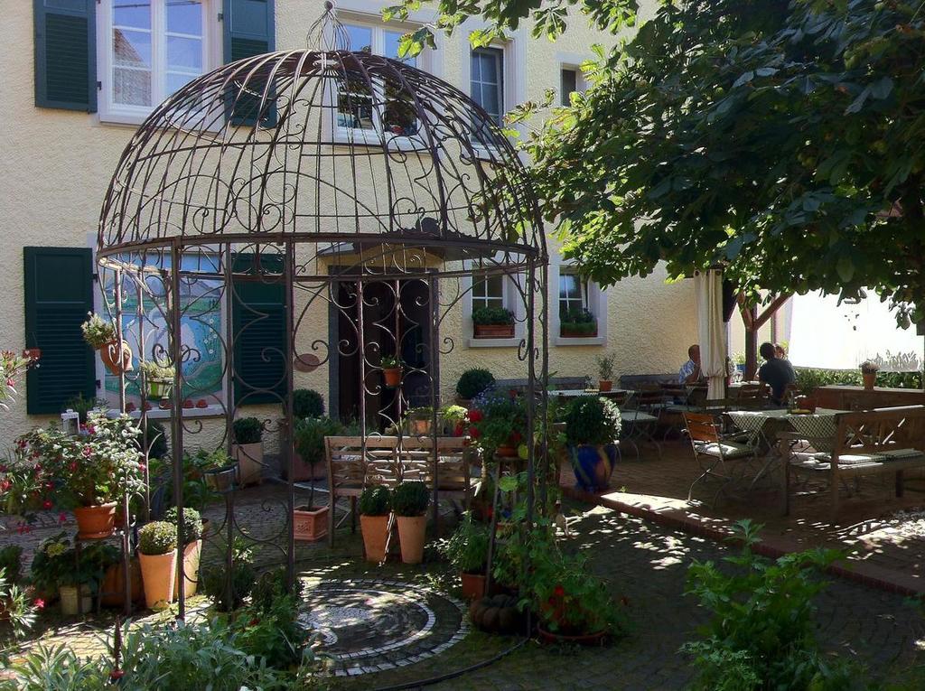 Gasthaus Schwanen & Villa Pfarrhus Stuhlingen Bagian luar foto