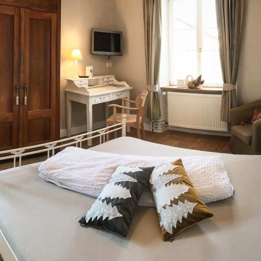 Gasthaus Schwanen & Villa Pfarrhus Stuhlingen Bagian luar foto